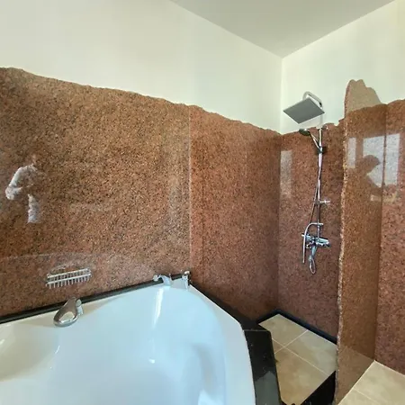 Отель Kirac